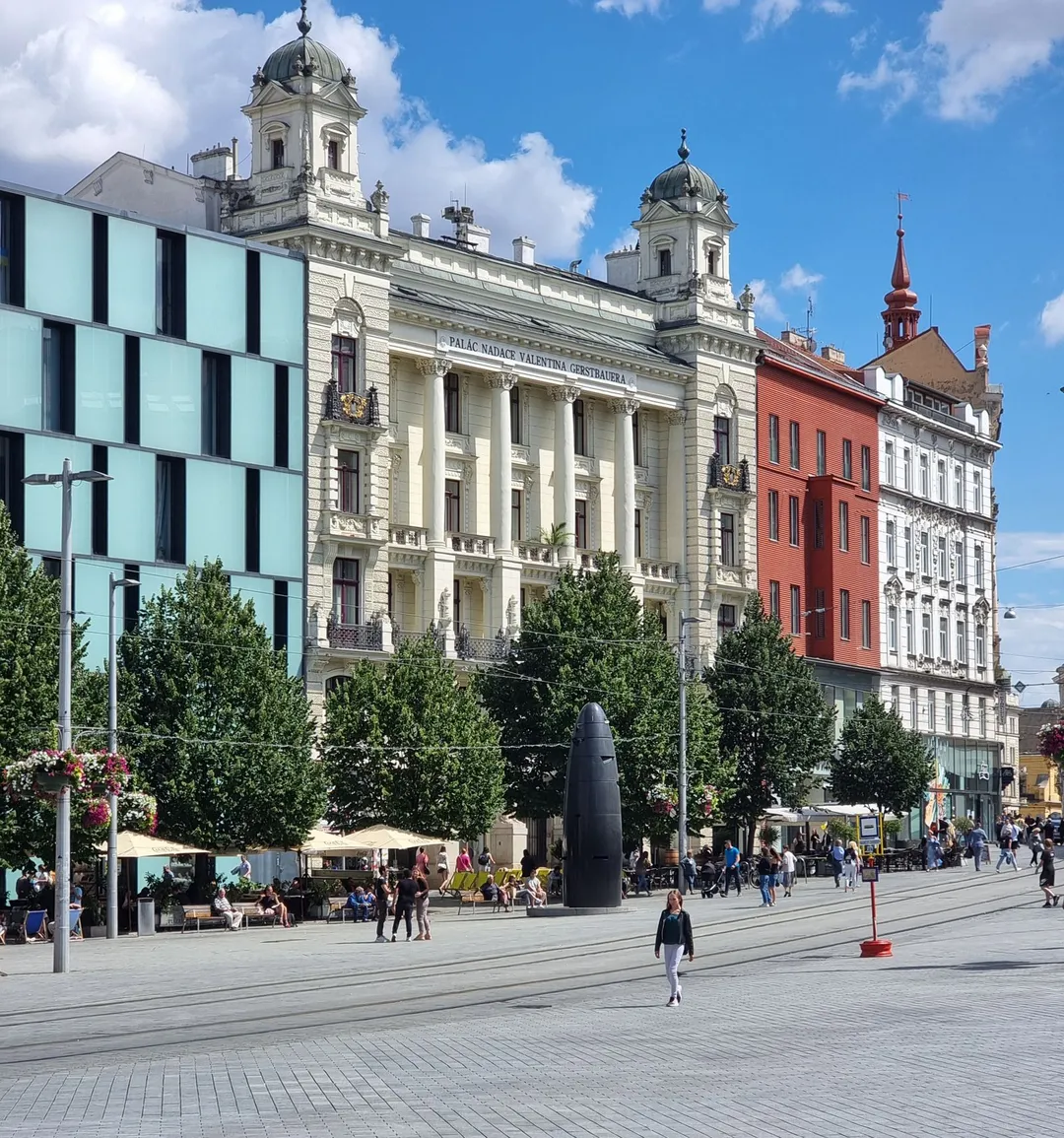 Plac Wolności w Brnie, stolicy Moraw, którą zwiedzamy podczas wyjazdu grupowego